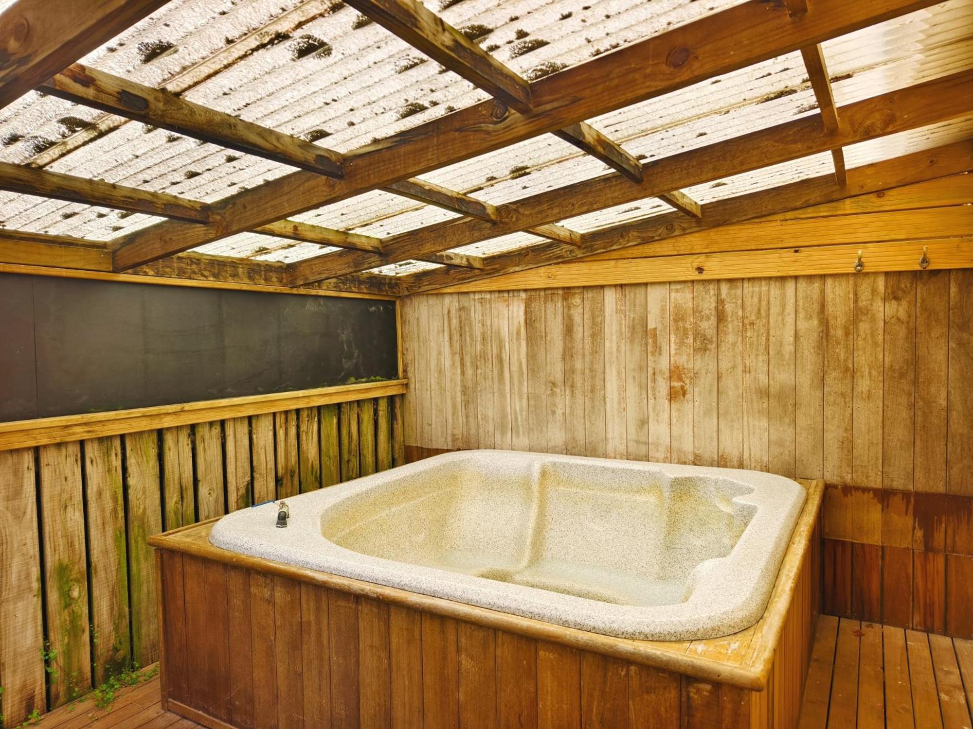 Parakai Geothermal Motel Exterior photo